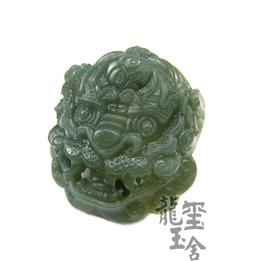 高校军训汇演,学生方阵展示巨幅国旗【ayx官网】(图1) ayx官网