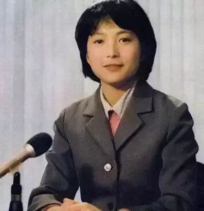 爱游戏(ayx)中国官方网站-骨折医生拄着拐杖上班感动病人(图3) ayx官网