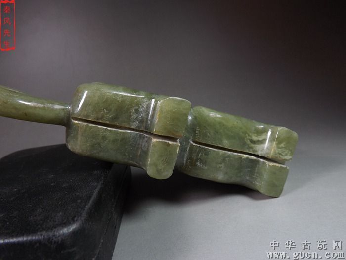 爱游戏(ayx)中国官方网站-骨折医生拄着拐杖上班感动病人(图2) ayx官网